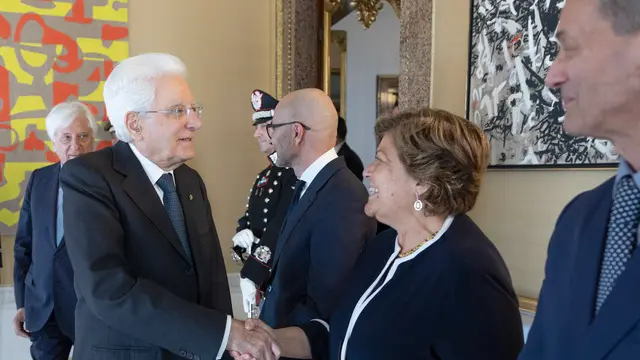 Il Presidente della Repubblica Sergio Mattarella saluta Fabio Pinelli, Vice Presidente del Consiglio Superiore della Magistratura, Margherita Cassano, Primo Presidente della Corte Suprema di Cassazione,e Pietro Gaeta, Procuratore generale presso la Corte Suprema di Cassazione, in occasione dell'incontro del Presidente della Repubblica con i Magistrati ordinari in tirocinio nominati con D.M. 15/04/2024 e D.M. 22/10/2024 (foto di Francesco Ammendola - Ufficio per la Stampa e la Comunicazione della Presidenza della Repubblica)