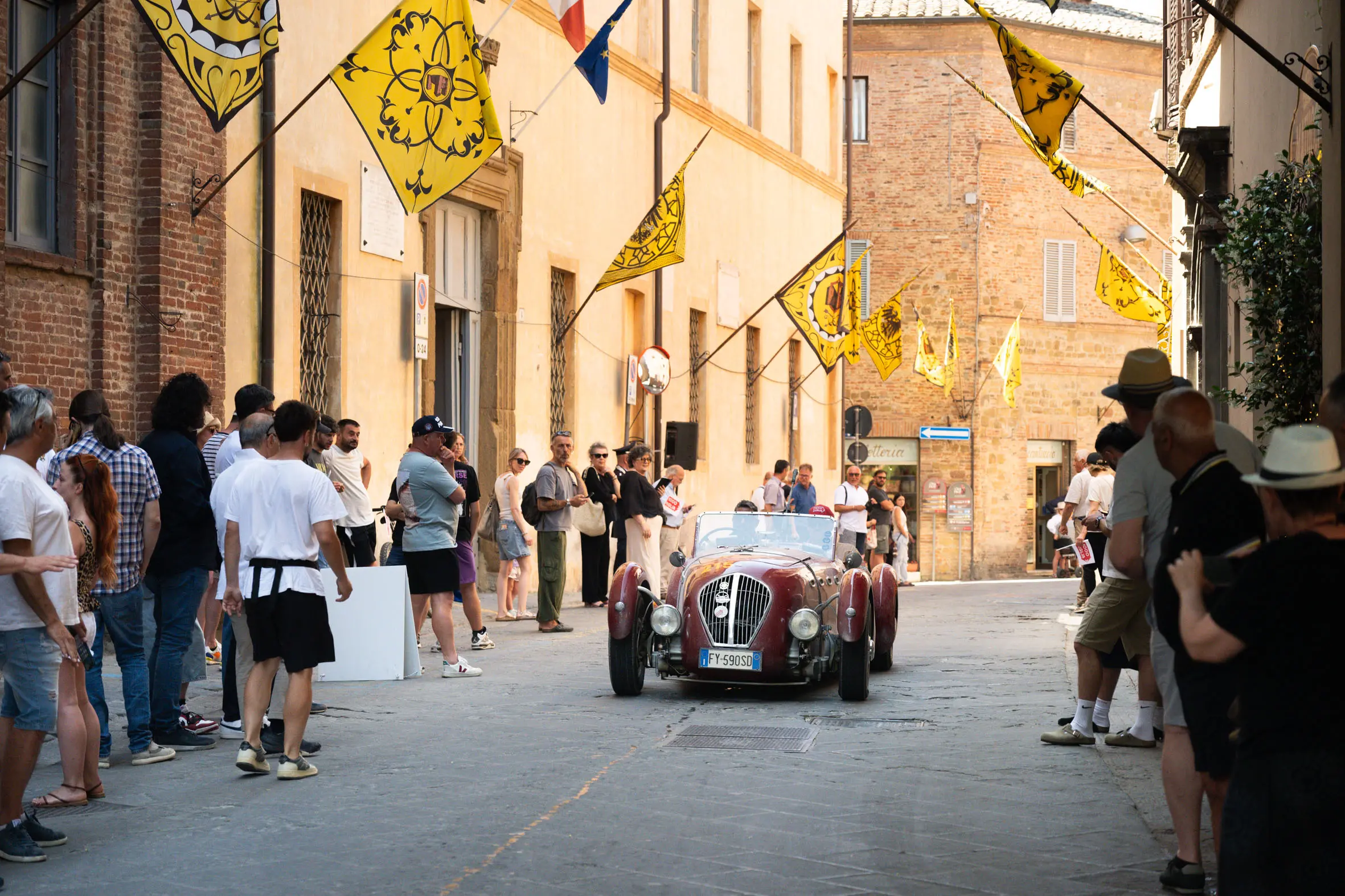 Mille Miglia 2025, il passaggio da Città della Pieve