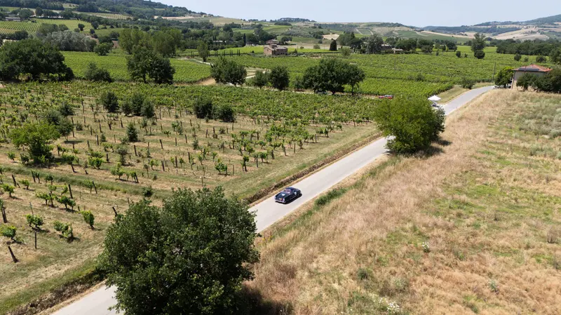Mille Miglia 2025, il passaggio da Montepulciano