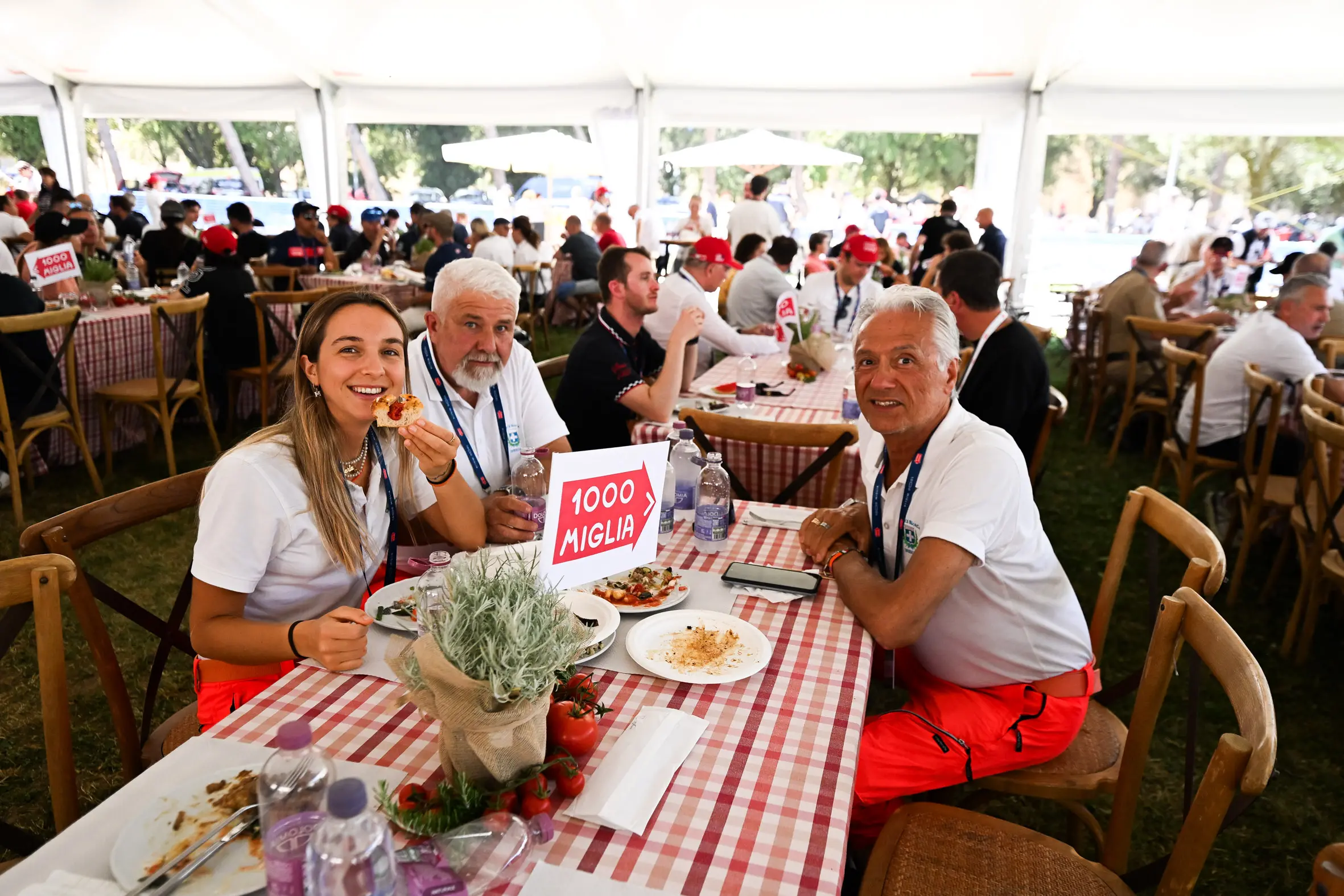 Mille Miglia 2025, la pausa pranzo ad Arezzo