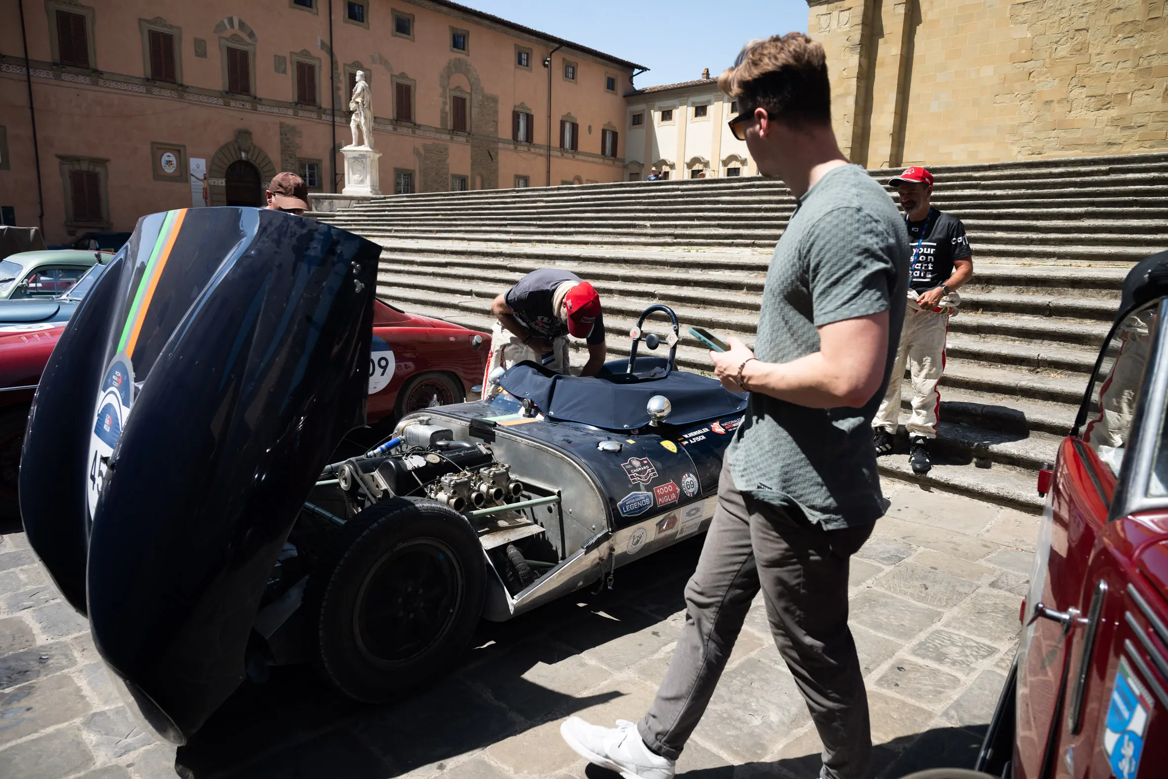 Mille Miglia 2025, la pausa pranzo ad Arezzo