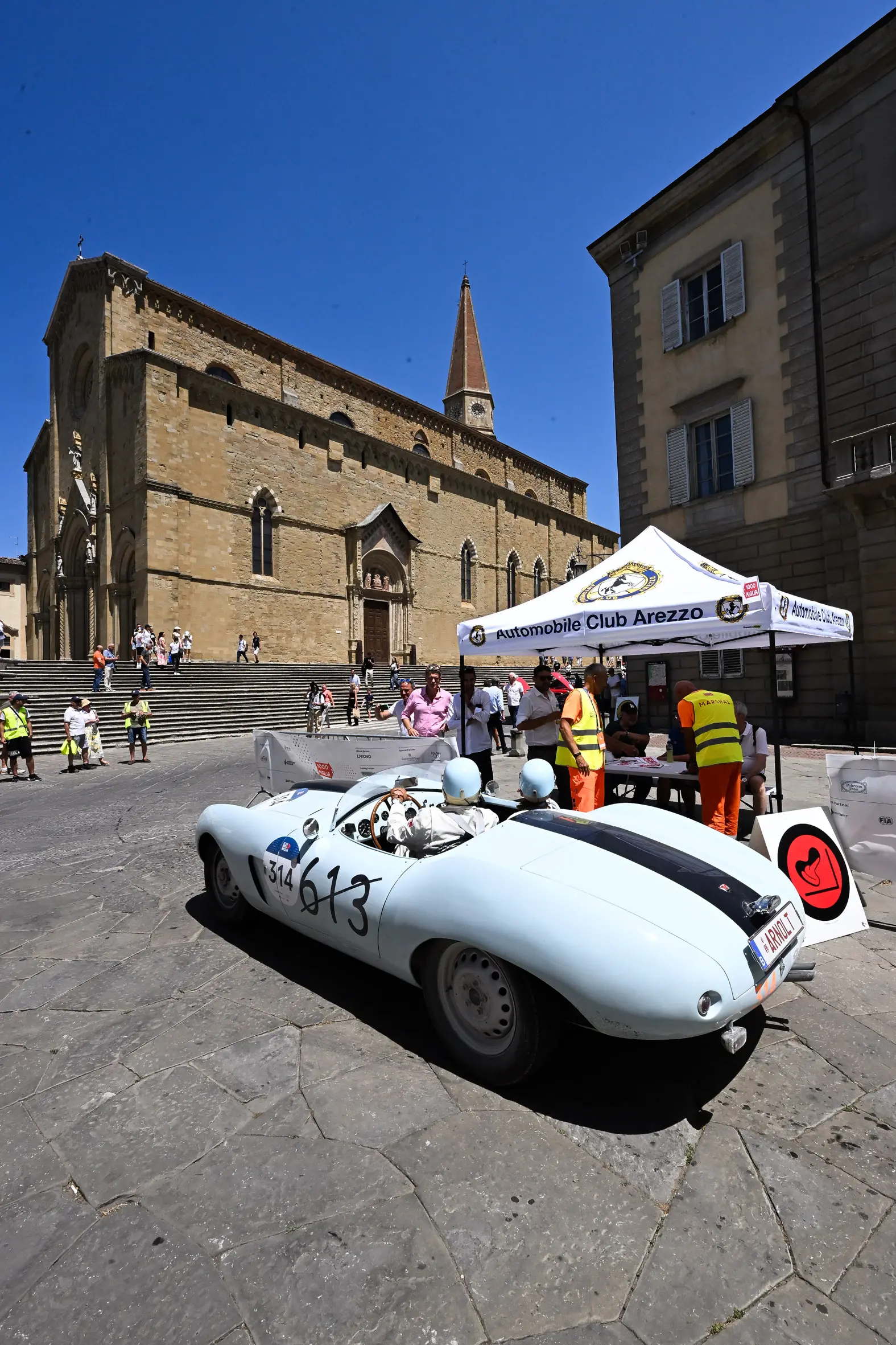 Mille Miglia 2025, la pausa pranzo ad Arezzo
