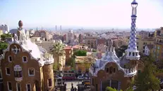 Una panoramica di Barcellona catturata da Parc Guell