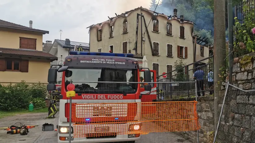 I Vigili del fuoco intervenuti sul posto - © www.giornaledibrescia.it