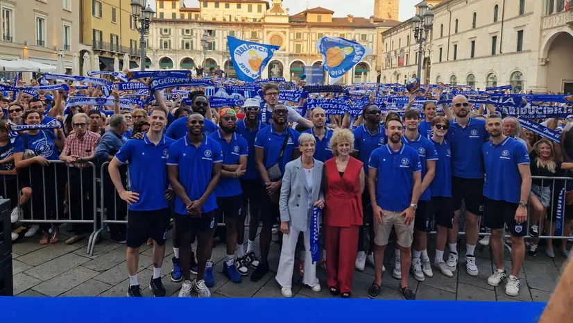 La festa della Germani in piazza Loggia