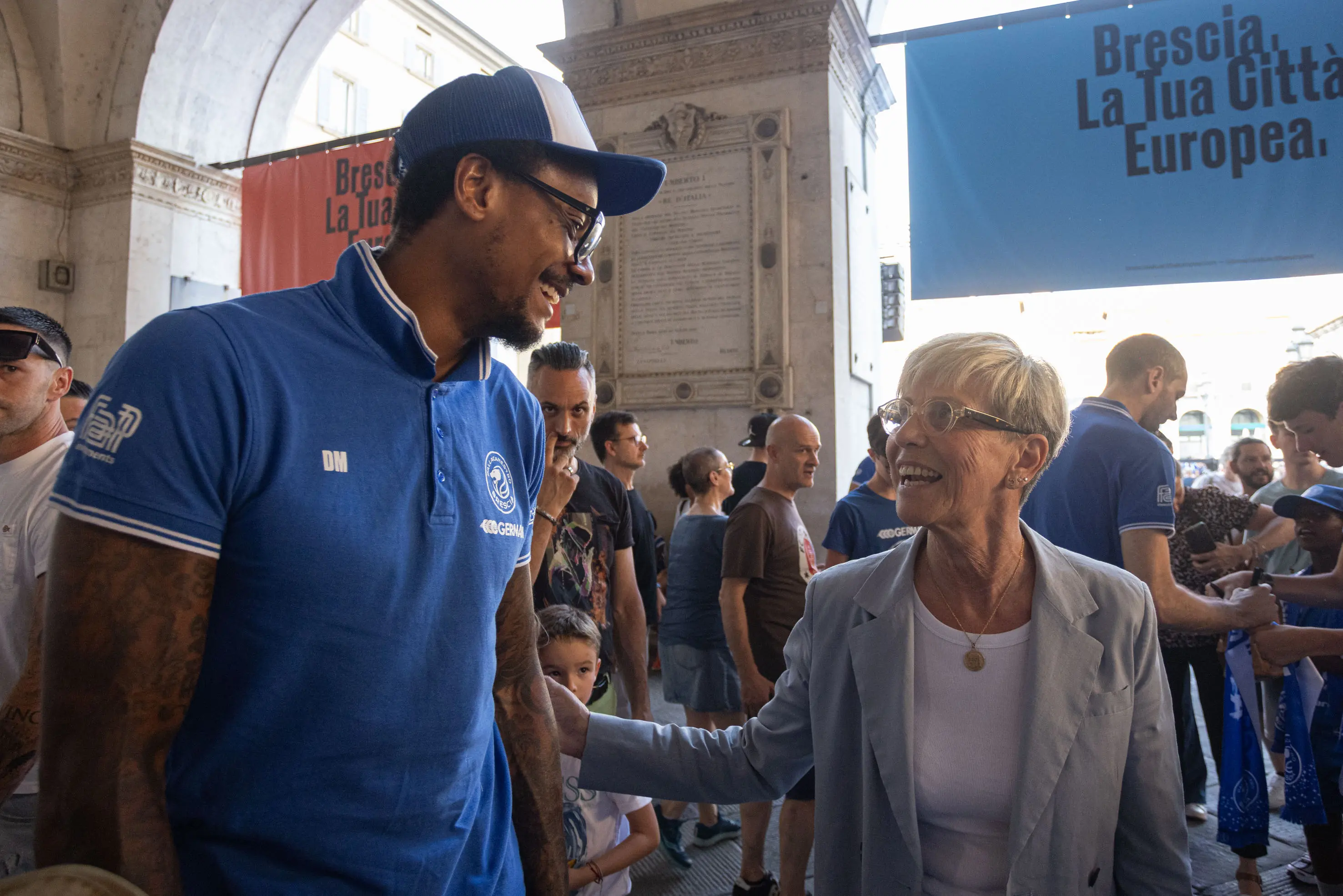 Brescia celebra in piazza la Germani