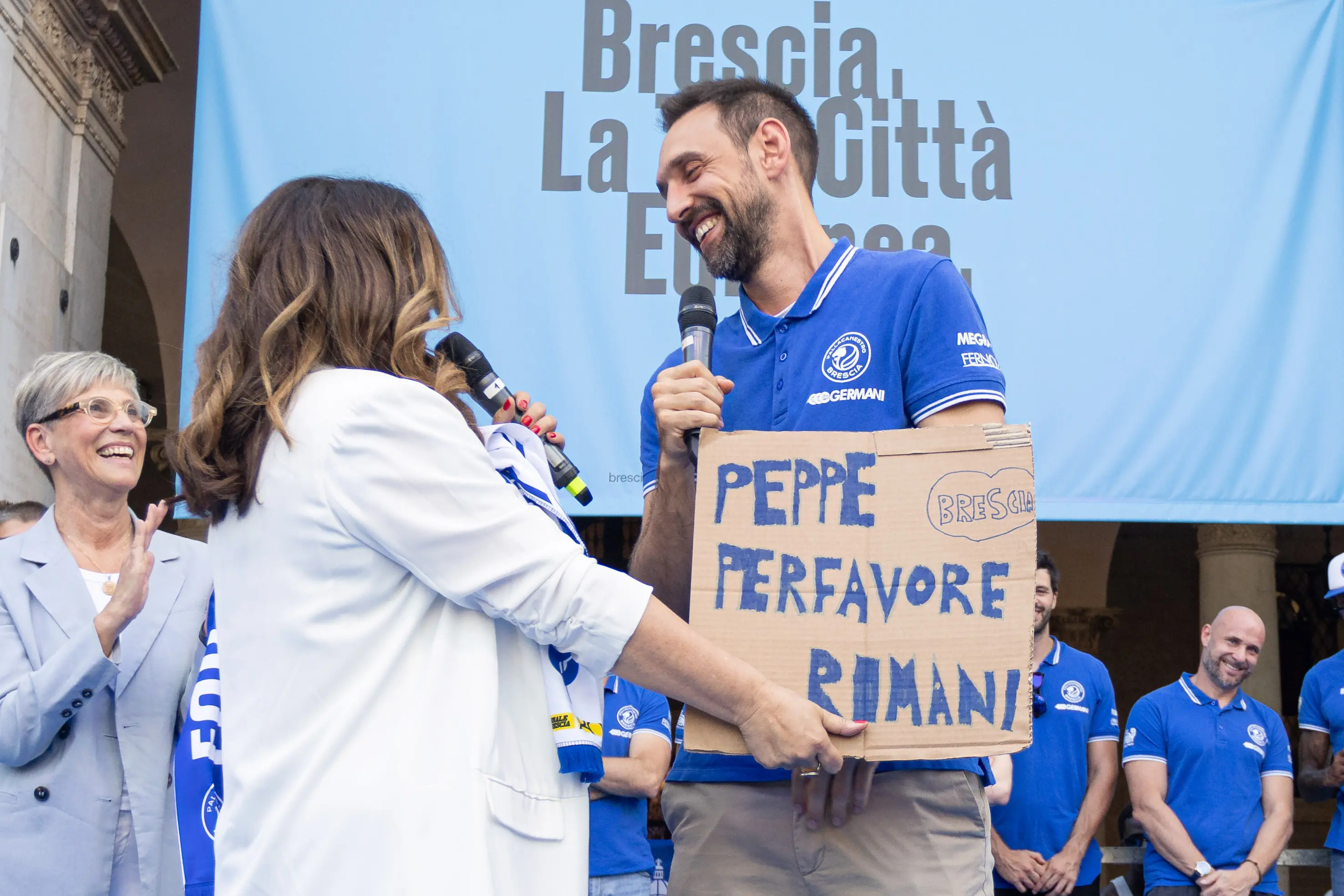 Brescia celebra in piazza la Germani