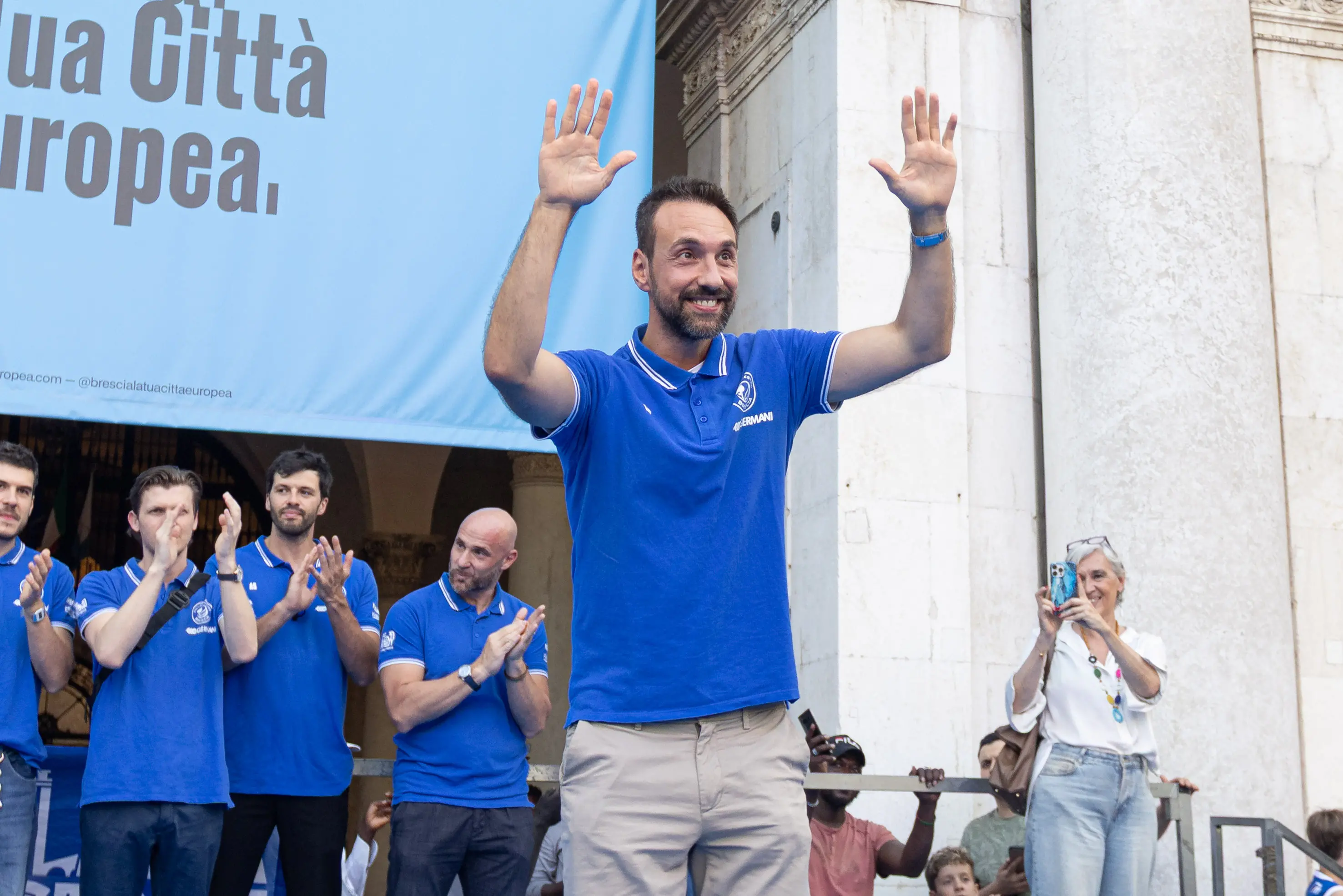 Brescia celebra in piazza la Germani