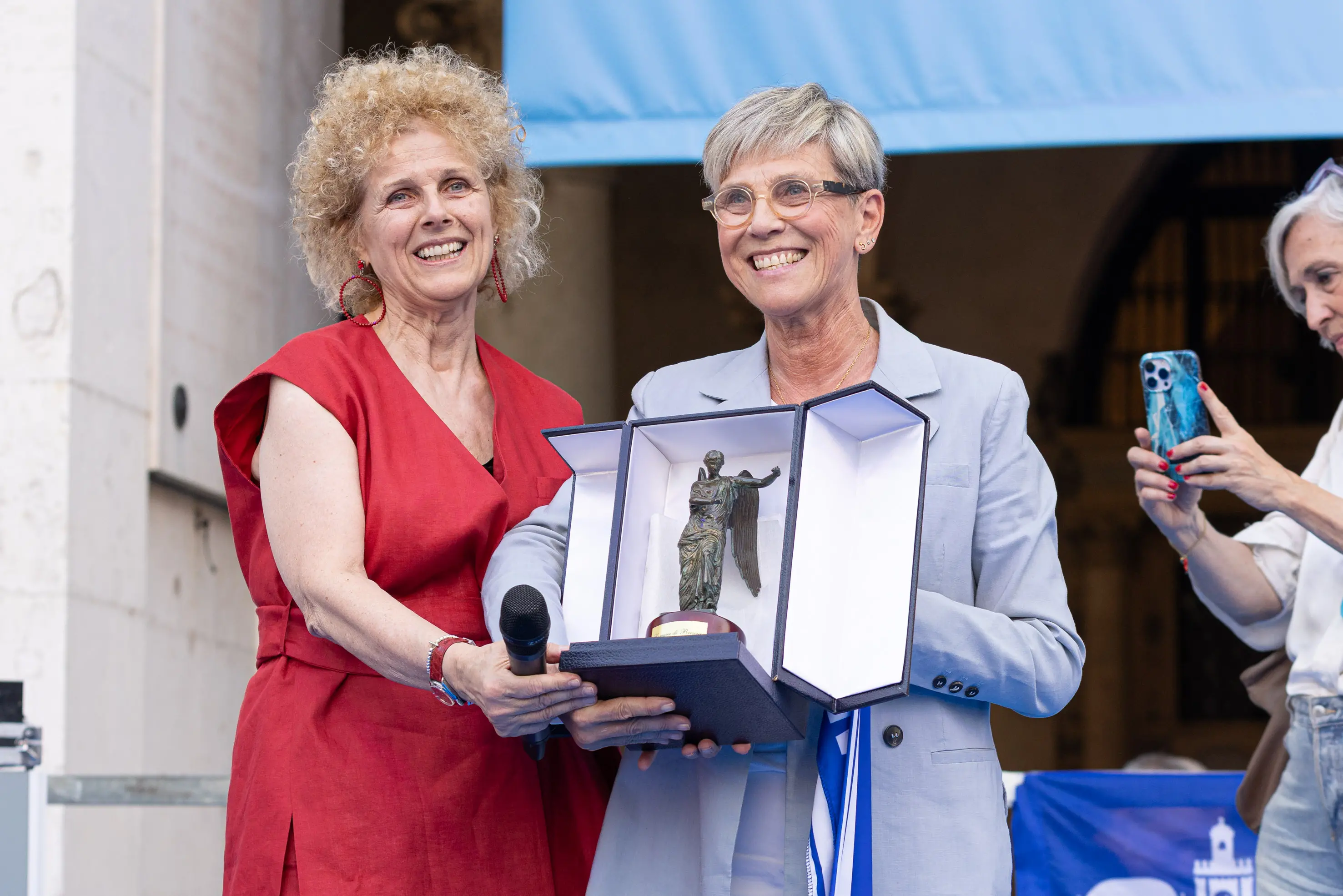 Brescia celebra in piazza la Germani