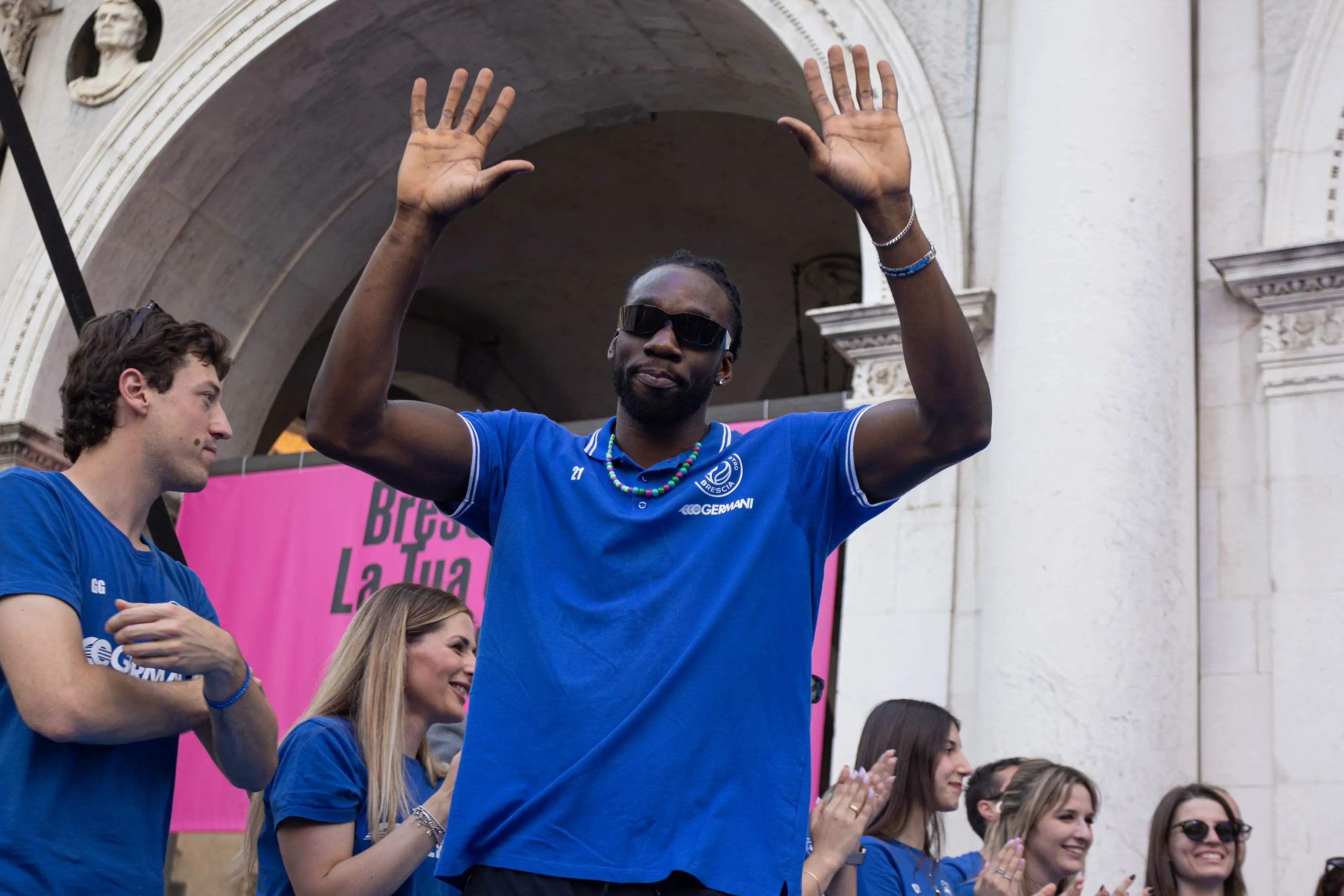 Brescia celebra in piazza la Germani