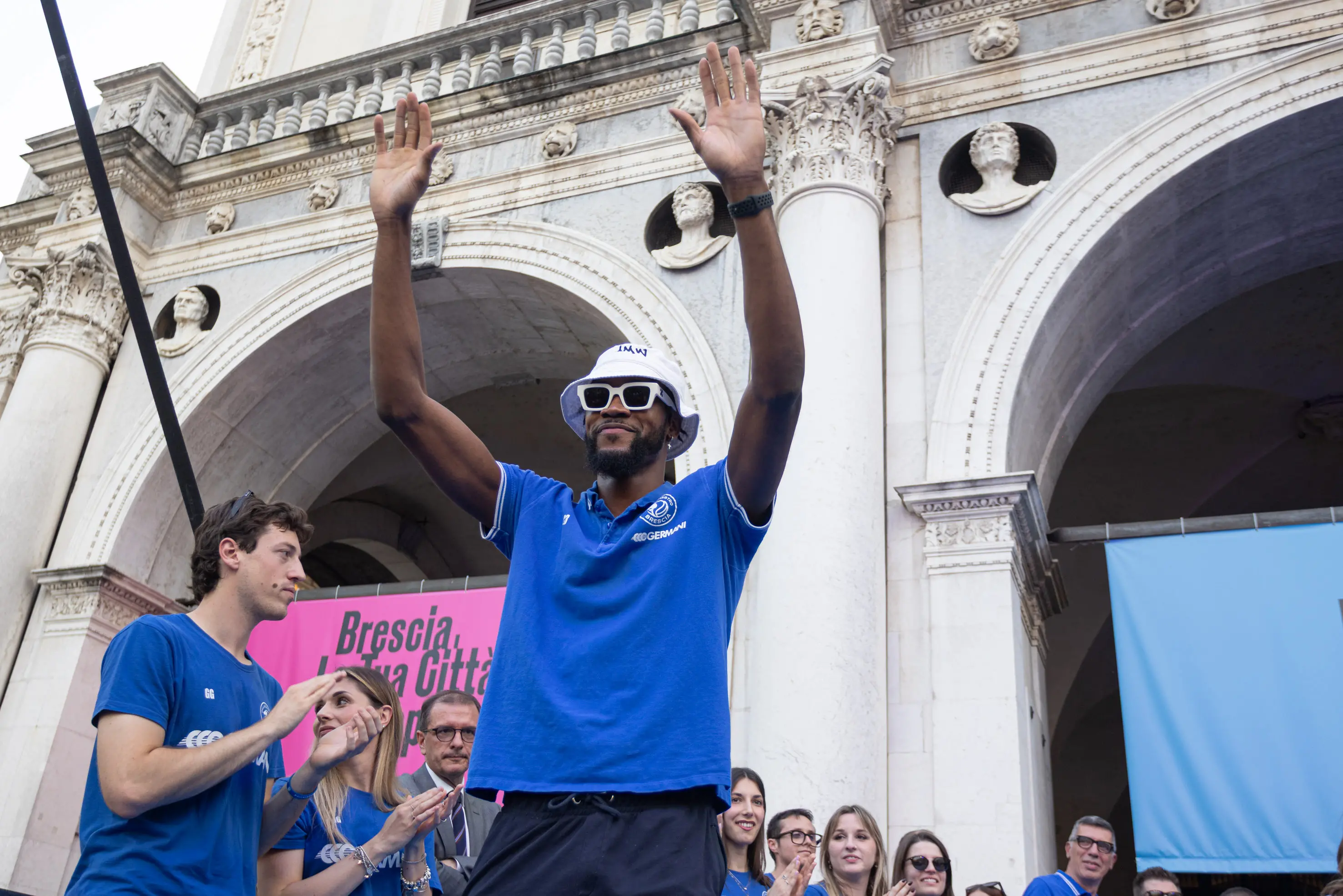 Brescia celebra in piazza la Germani