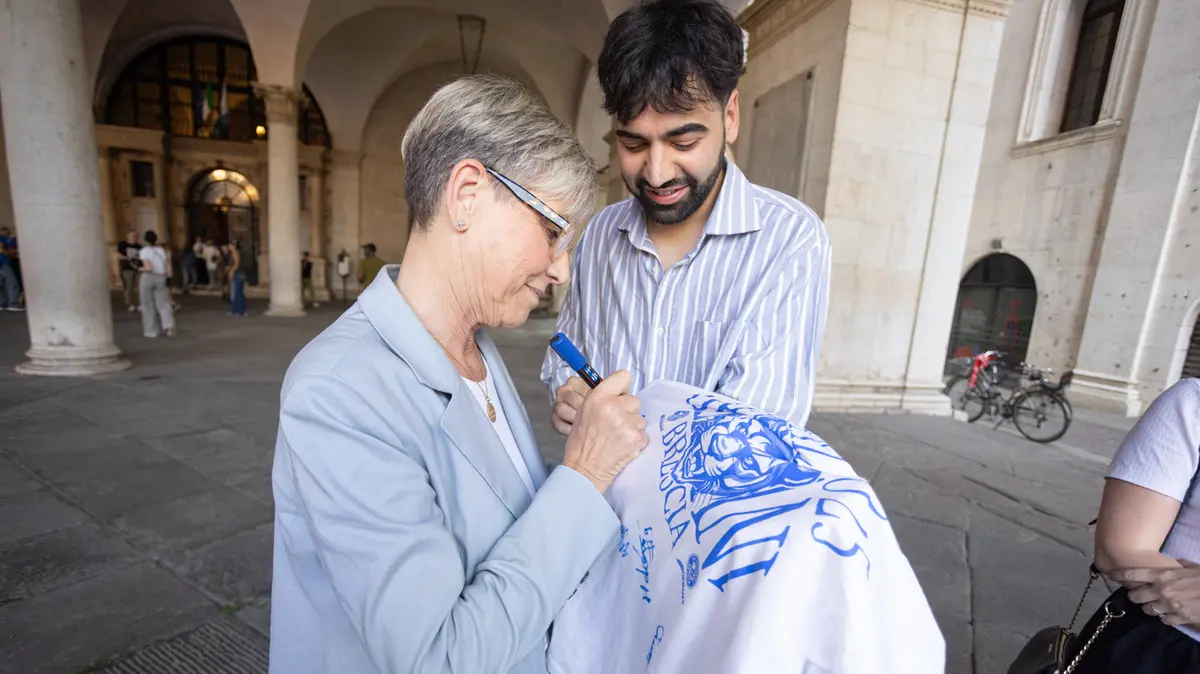 La sindaca Castelletti in Piazza Loggia per celebrare la Germani - Foto New Reporter Nicoli © www.giornaledibrescia.it