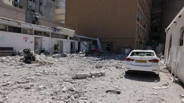 epa12185465 The damaged Soroka hospital complex after it was hit by a missile fired from Iran, in Beer Sheva, Israel, 19 June 2025. Israel and Iran have been exchanging fire since Israel launched strikes across Iran on 13 June 2025 as part of Operation 'Rising Lion.' EPA/MARC ISRAEL SELLEM/POOL
