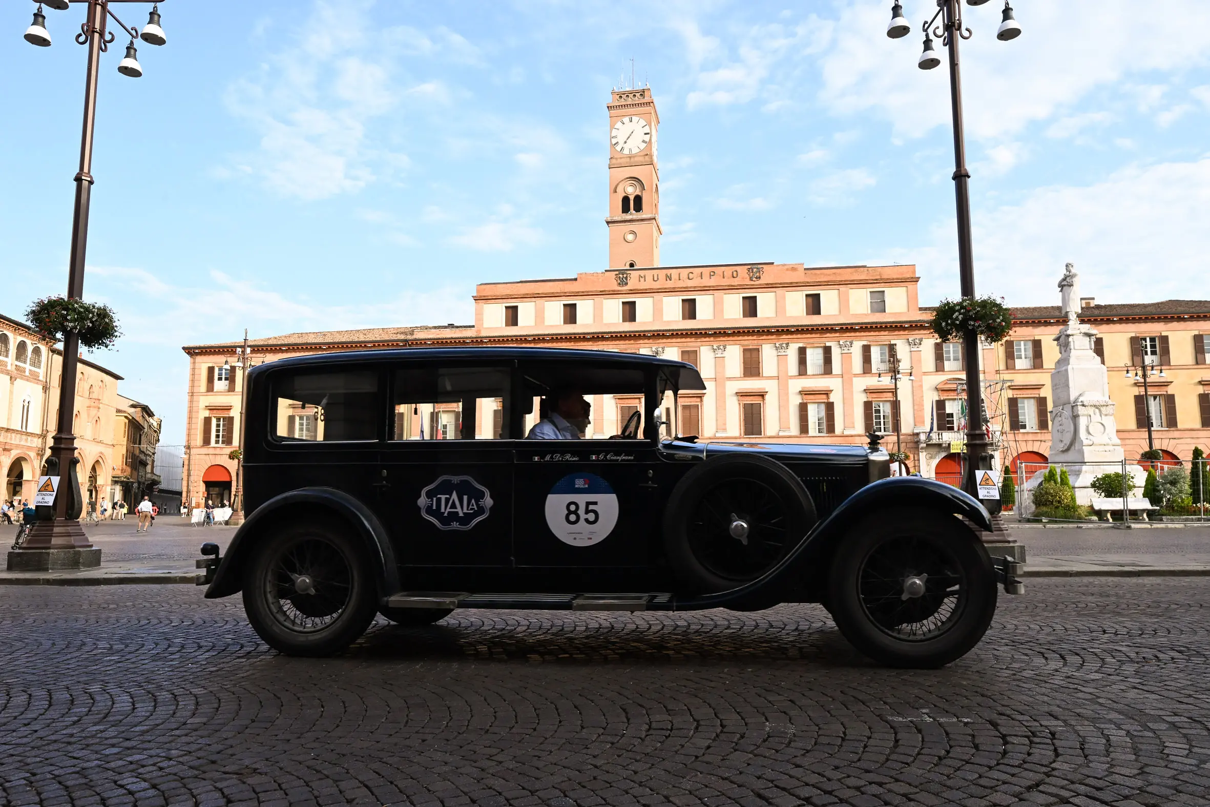 Mille Miglia 2025, il passaggio da Forlì