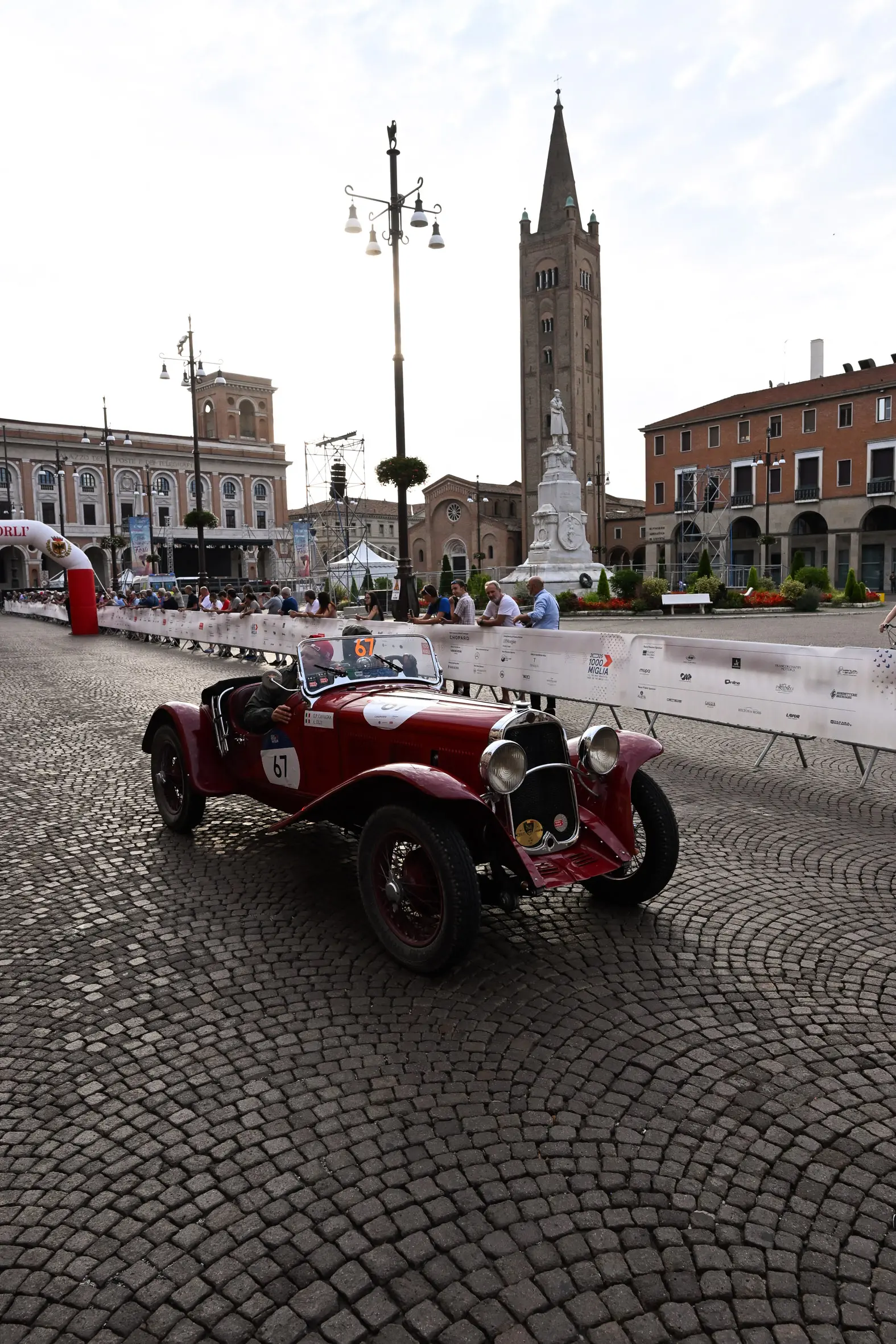Mille Miglia 2025, il passaggio da Forlì