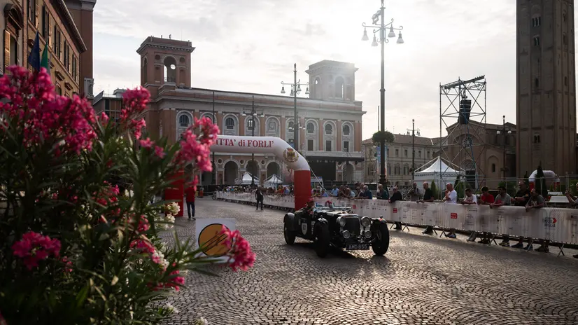 Mille Miglia 2025, il passaggio da Forlì