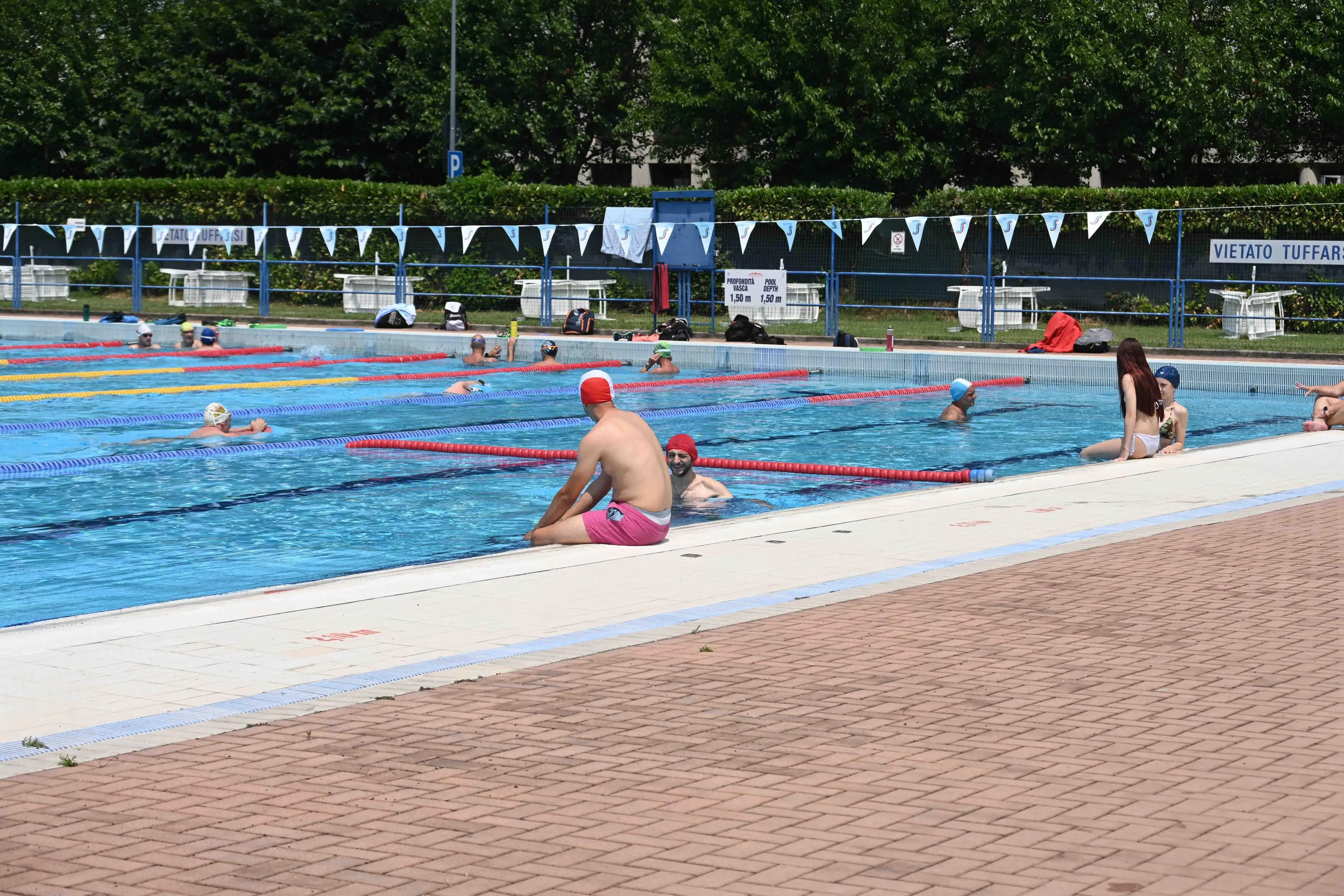 CRONACA BRESCIA VIA RODI PISCINA FINE LAVORI PER CARINI 20à06-2025 MARCO ORTOGNI NEW EDEN GROUP