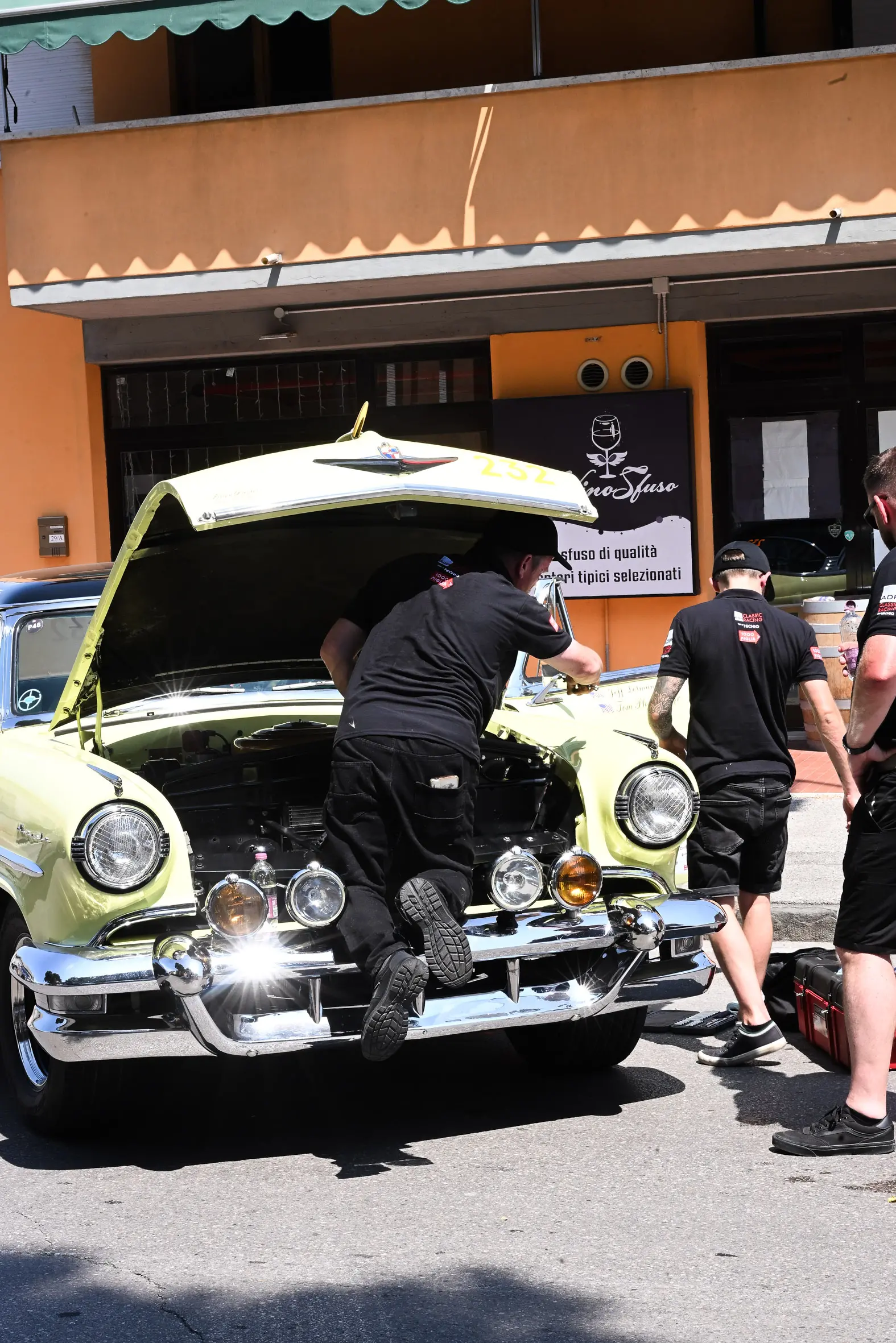Mille Miglia 2025, la pausa pranzo a Pondera