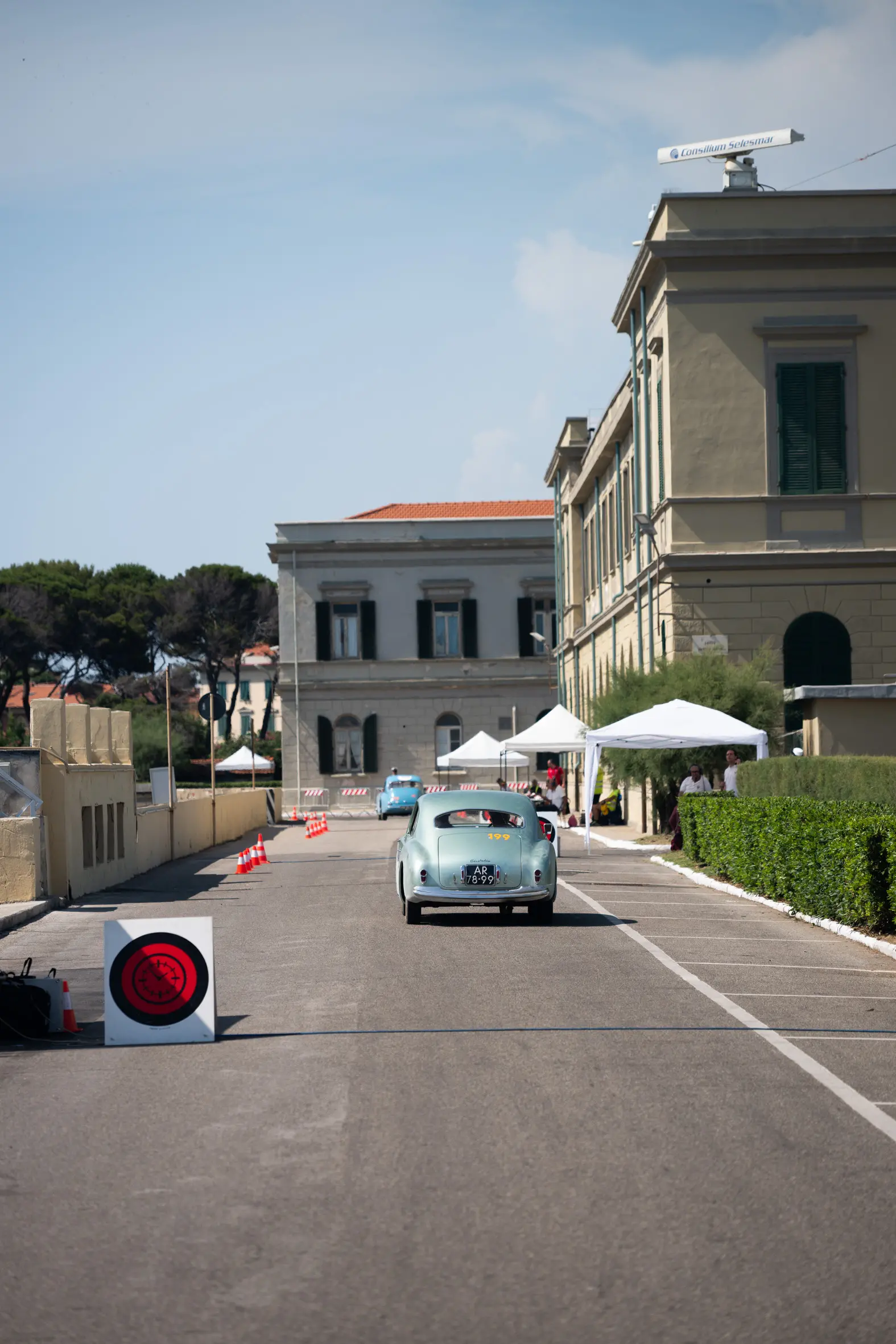 Mille Miglia 2025, il passaggio dall'Accademia Navale di Livorno