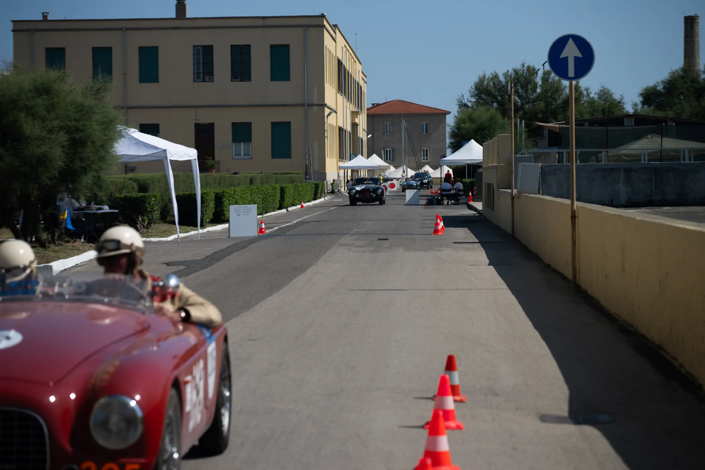 Mille Miglia 2025, il passaggio dall'Accademia Navale di Livorno