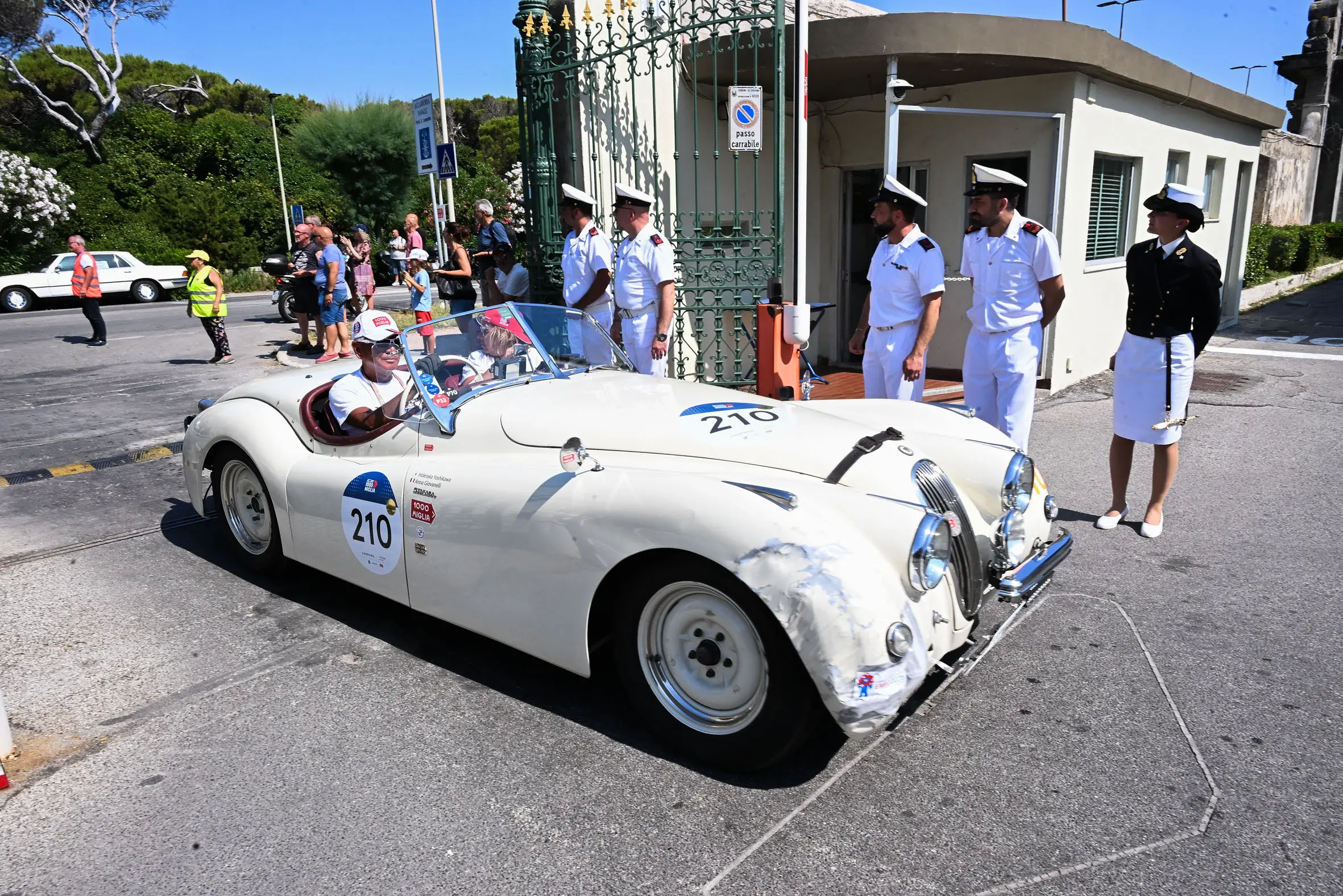 Mille Miglia 2025, il passaggio dall'Accademia Navale di Livorno