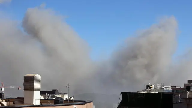 epaselect epa12183267 Smoke rises following an Israeli airstrike on Tehran, Iran, 18 June 2025. Israel and Iran have been exchanging fire since Israel launched strikes across Iran on 13 June 2025 as part of Operation 'Rising Lion.' EPA/ABEDIN TAHERKENAREH