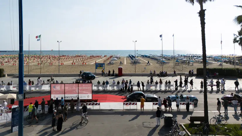 Mille Miglia 2025, il passaggio da Viareggio