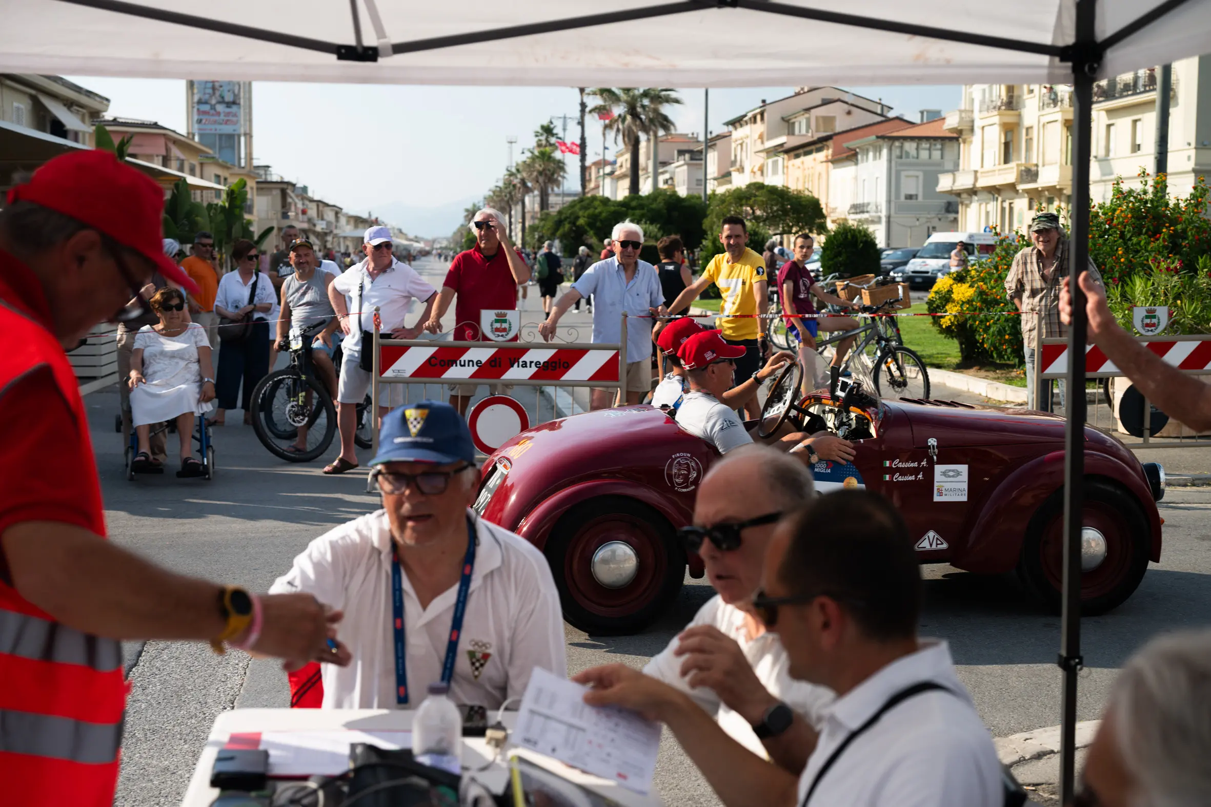 Mille Miglia 2025, il passaggio da Viareggio