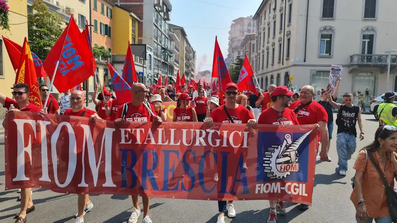 I lavoratori della Fiom Brescia © www.giornaledibrescia.it