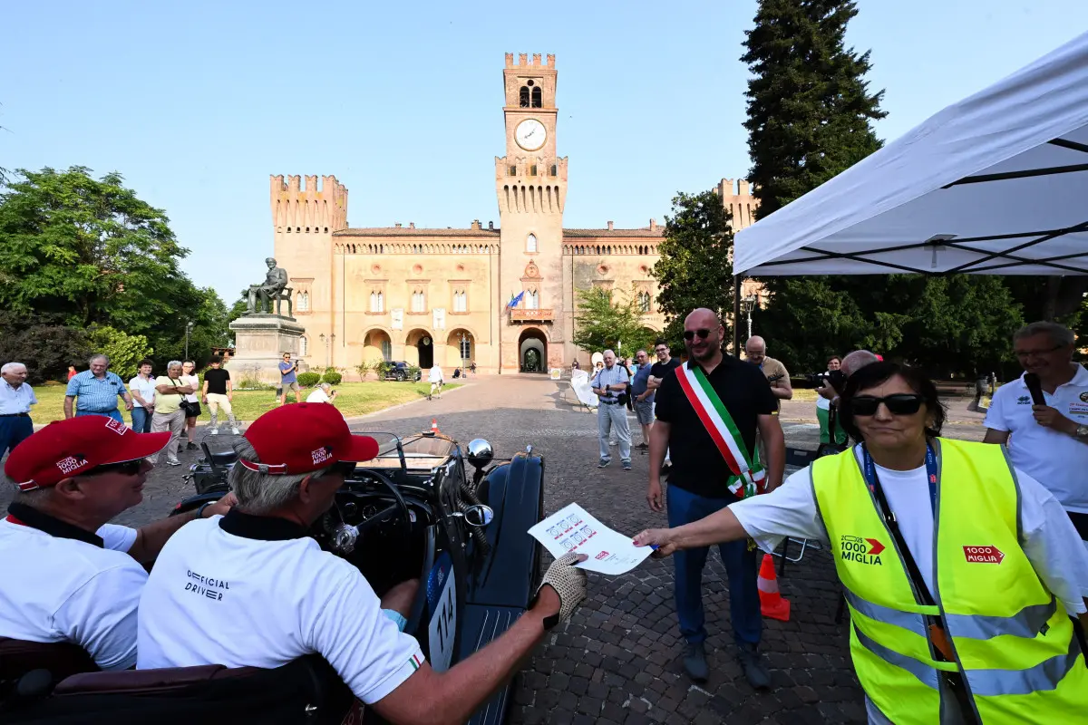 Mille Miglia 2025, il passaggio a Busseto