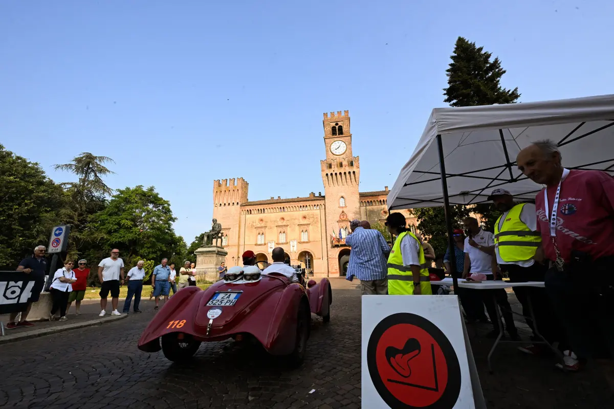 Mille Miglia 2025, il passaggio a Busseto