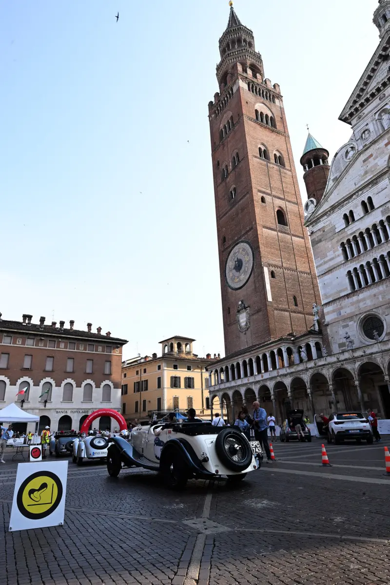 Mille Miglia 2025, il passaggio a Cremona