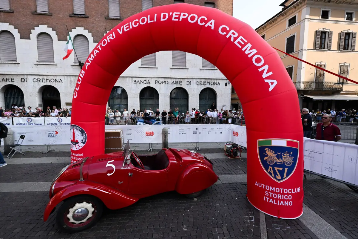 Mille Miglia 2025, il passaggio a Cremona