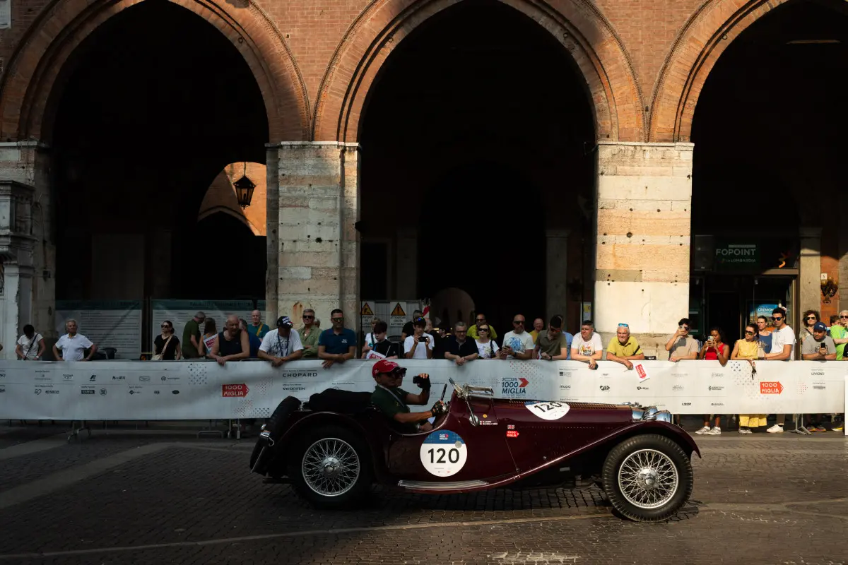 Mille Miglia 2025, il passaggio a Cremona