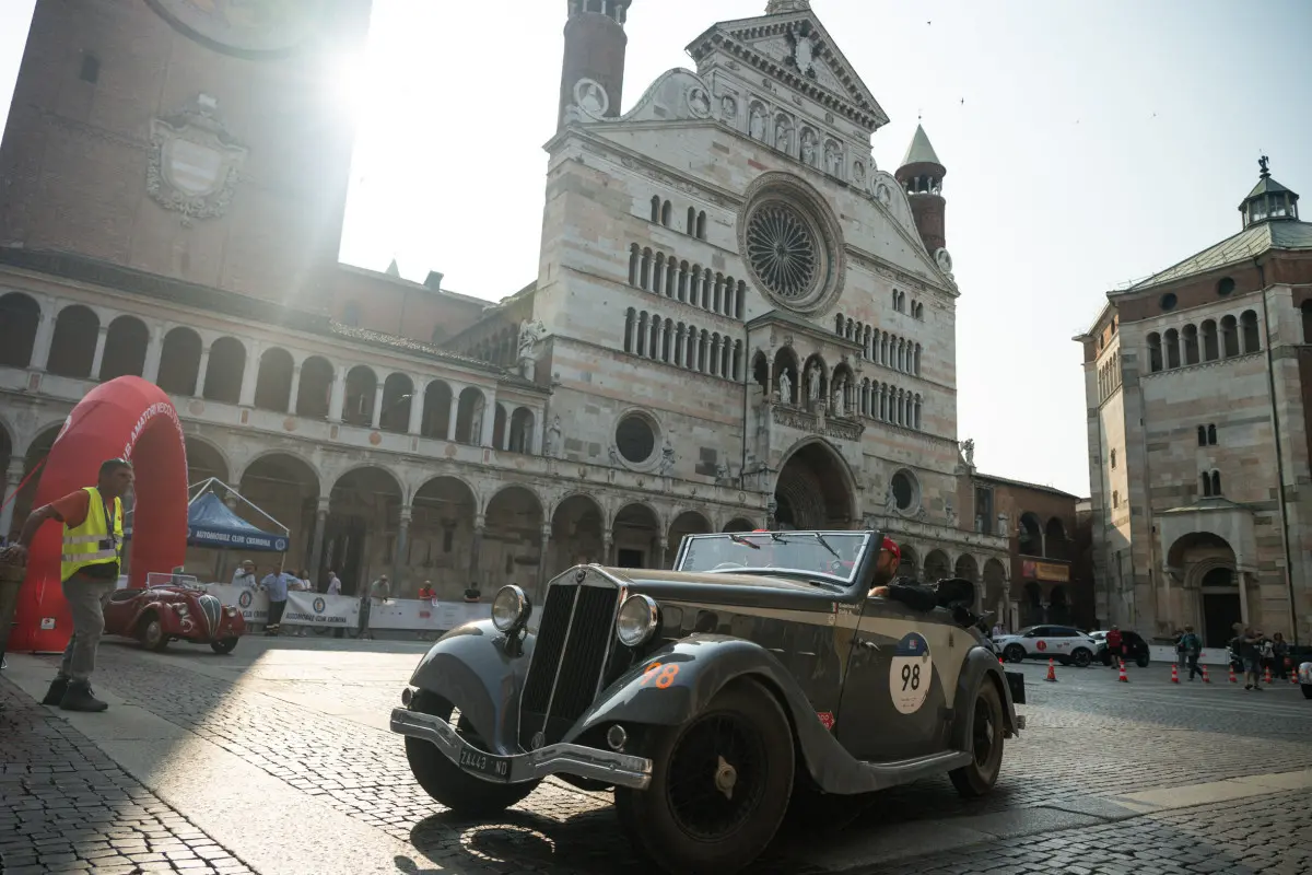 Mille Miglia 2025, il passaggio a Cremona