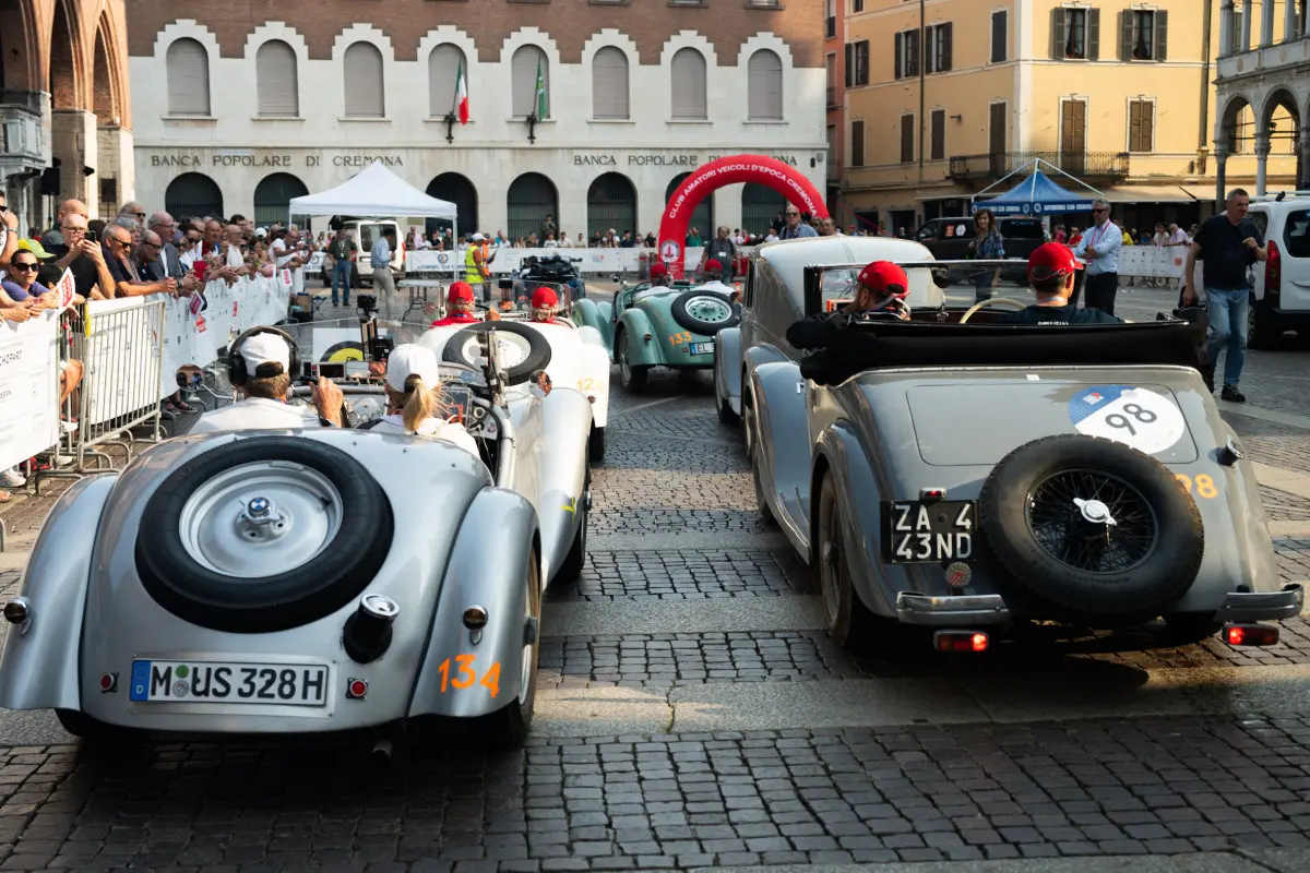 Mille Miglia 2025, il passaggio a Cremona