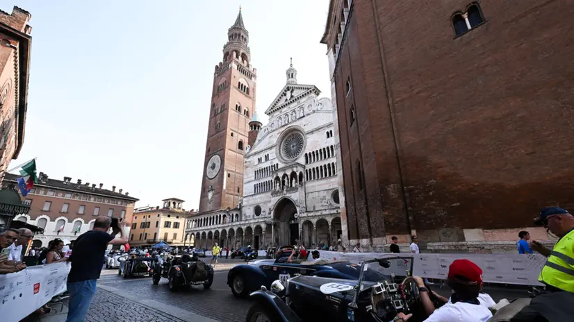Mille Miglia 2025, il passaggio a Cremona