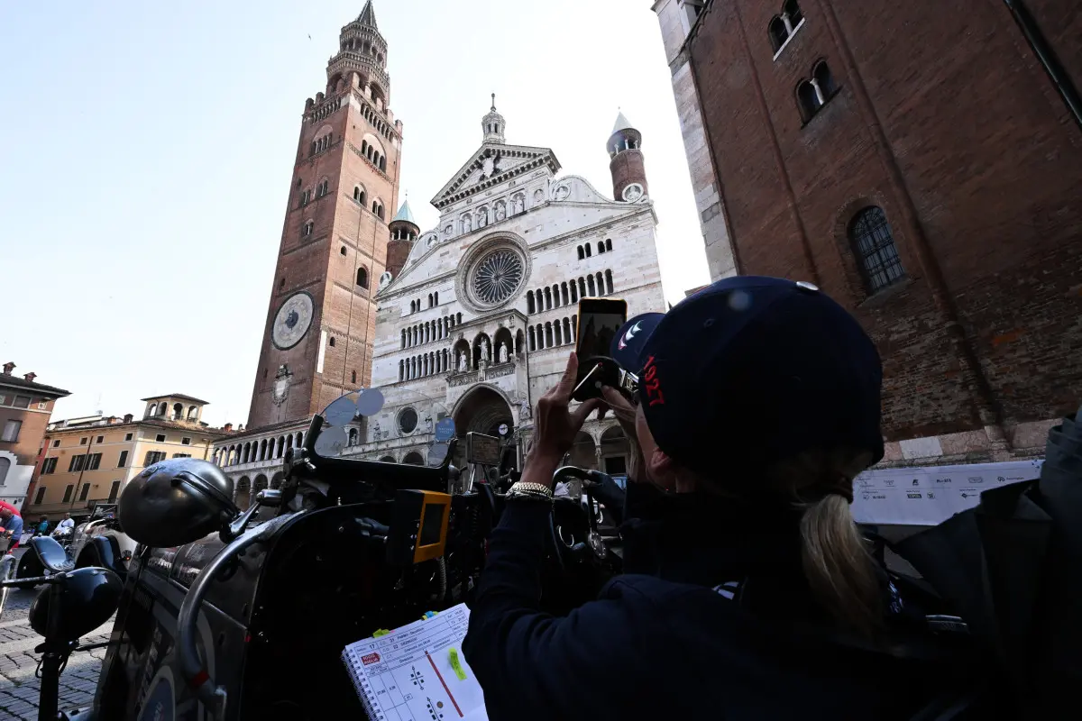 Mille Miglia 2025, il passaggio a Cremona
