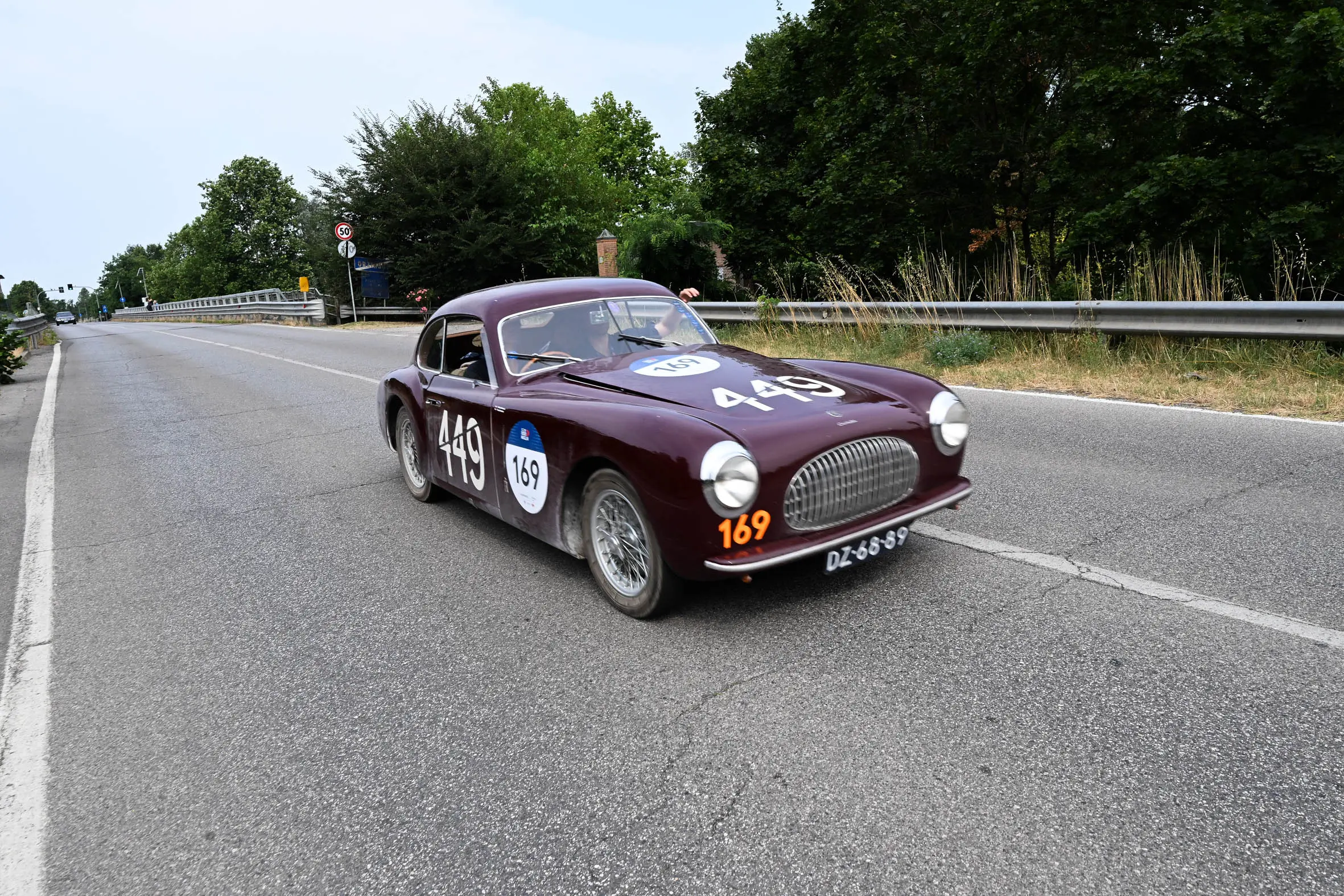 Mille Miglia 2025, il passaggio sul fiume Oglio