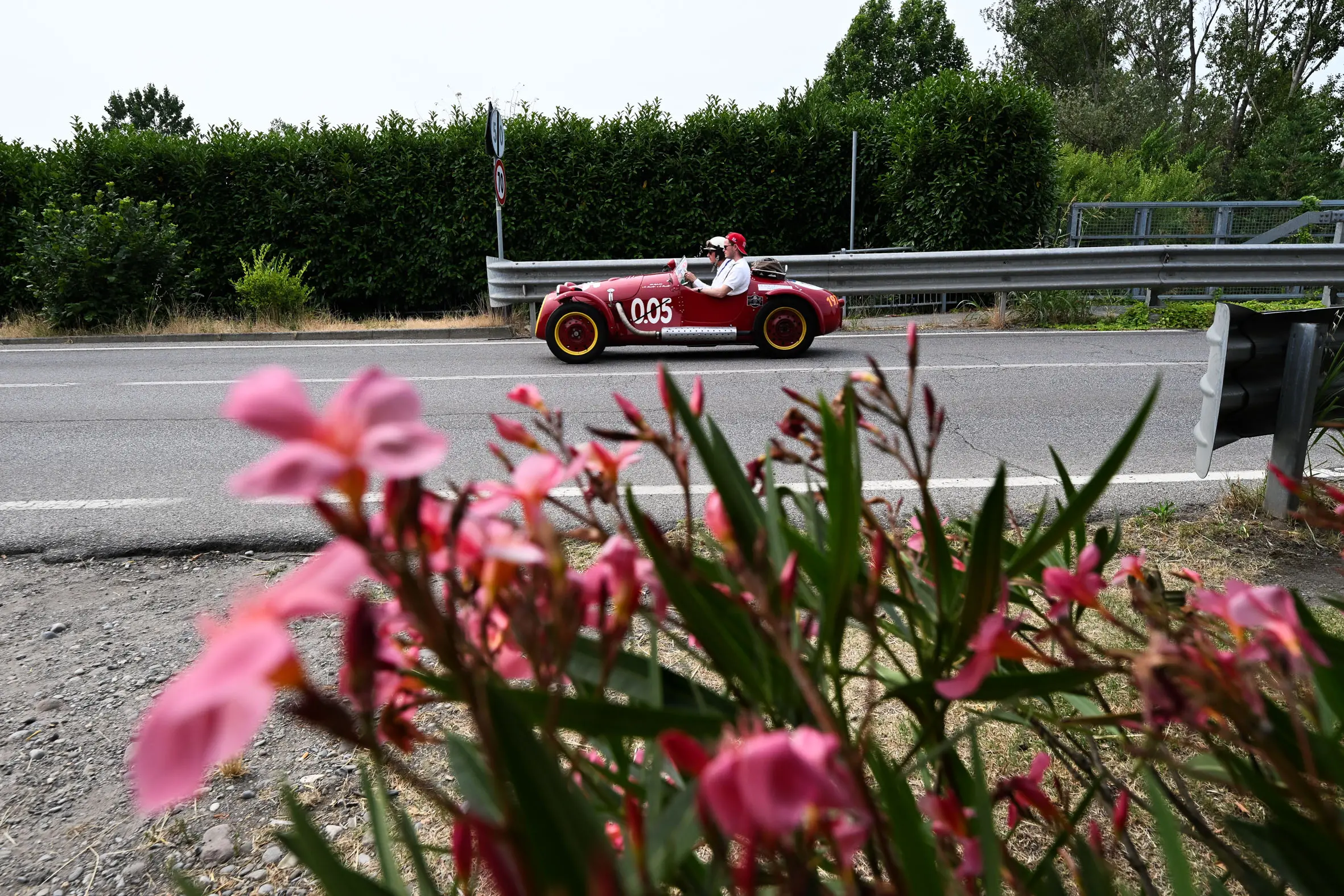Mille Miglia 2025, il passaggio sul fiume Oglio