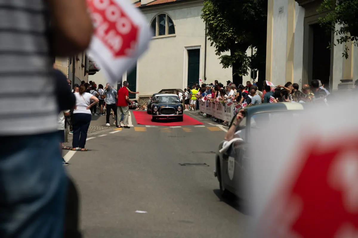 Mille Miglia 2025, il passaggio da Adro