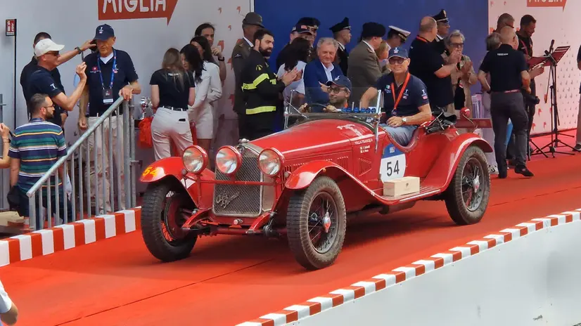 Vesco e Salvinelli in pedana all'arrivo della Mille Miglia 2025