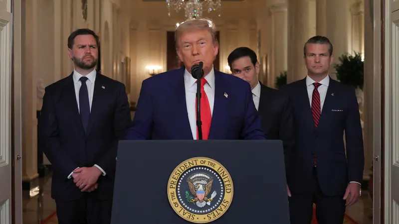 Donald Trump annuncia al Paese i bombardamenti sull'Iran - Foto Epa/Carlos Barria © www.giornaledibrescia.it