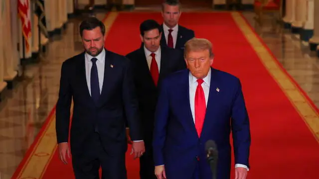 epa12190311 US President Donald Trump (R) delivers an address to the nation, with US Secretary of Defense Pete Hegseth (2-R), US Vice President JD Vance (L) and US Secretary of State Marco Rubio (2-L) are seen. at the White House in Washington, DC, USA, 21 June 2025, following US strikes on Iran's nuclear facilities. EPA/Carlos Barria / POOL