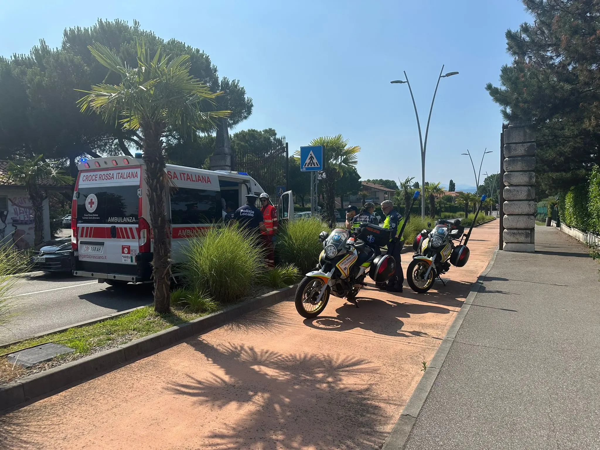 Sirmione, tamponamento tra bus navetta e automobile