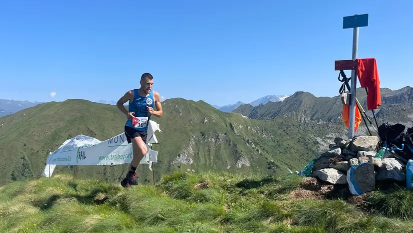 Il vincitore della 15 chilometri maschile al Trabucco trail