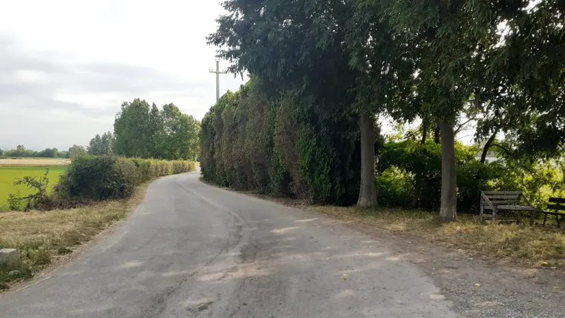 La strada accanto alla quale verrà realizzata la pista ciclopedonale - © www.giornaledibrescia.it