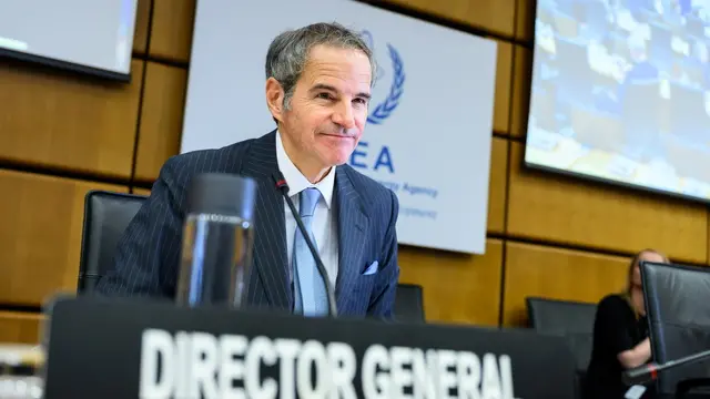 epa12192339 Director General of the International Atomic Energy Agency (IAEA), Rafael Mariano Grossi gestures while attending a press conference during an IAEA Board of Governors meeting at the IAEA headquarters of the United Nations seat in Vienna, Austria, 23rd June 2025. EPA/MAX SLOVENCIK