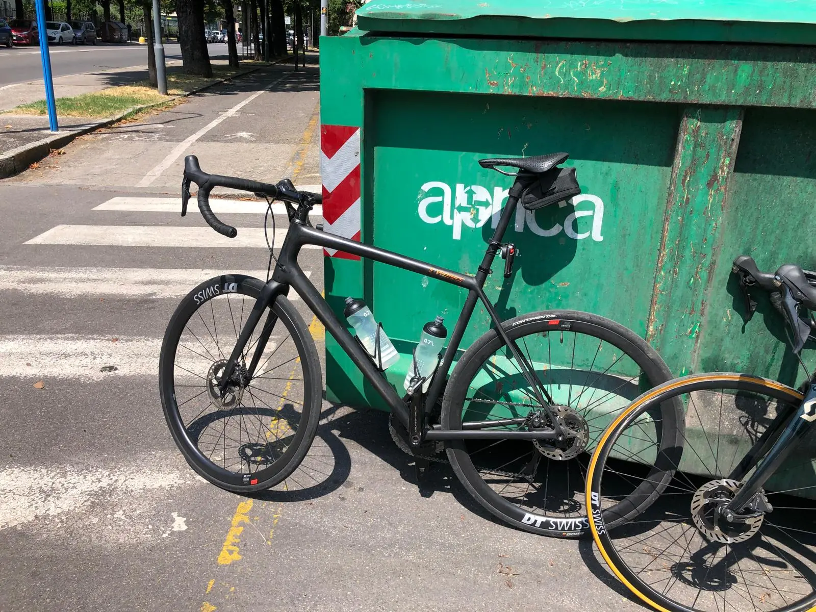 Ciclista investito in viale Venezia