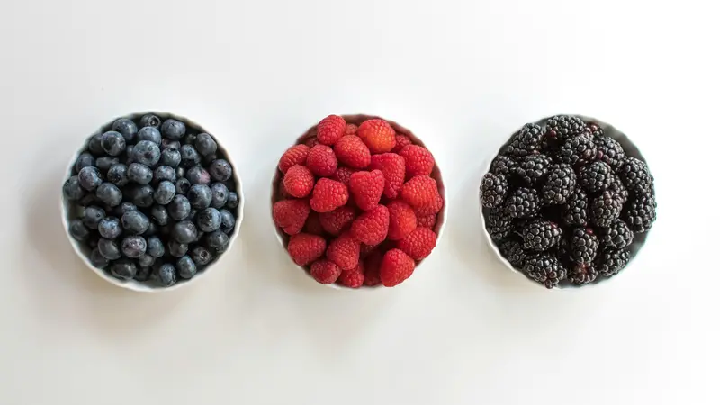 Il consiglio è di mangiare 2-3 porzioni di frutta al giorno